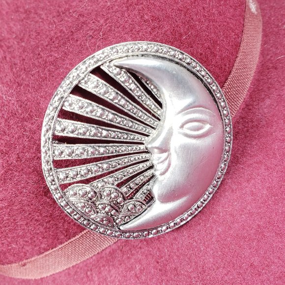 Vintage ‘80s Tona Crescent Moon Art Deco Brooch - Picture 2 of 7